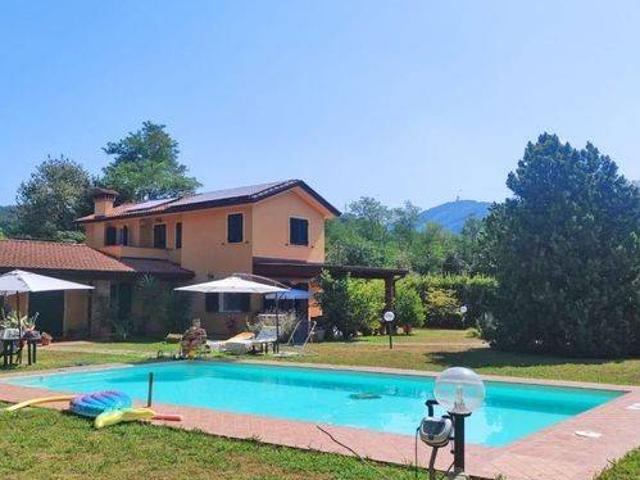 Villa in vendita a Castelnuovo Magra SP