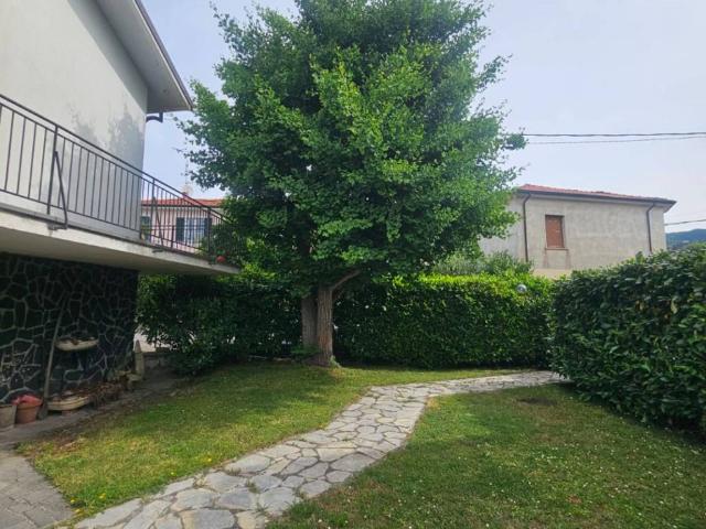 Villa in vendita a Castelnuovo Magra SP