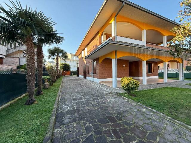 Villa in vendita a Castelnuovo Rangone MO
