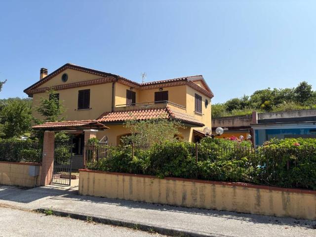 Villa in vendita a Castelpetroso IS