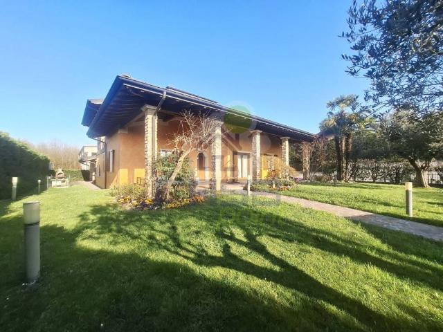 Villa in vendita a Castelvetro Piacentino PC