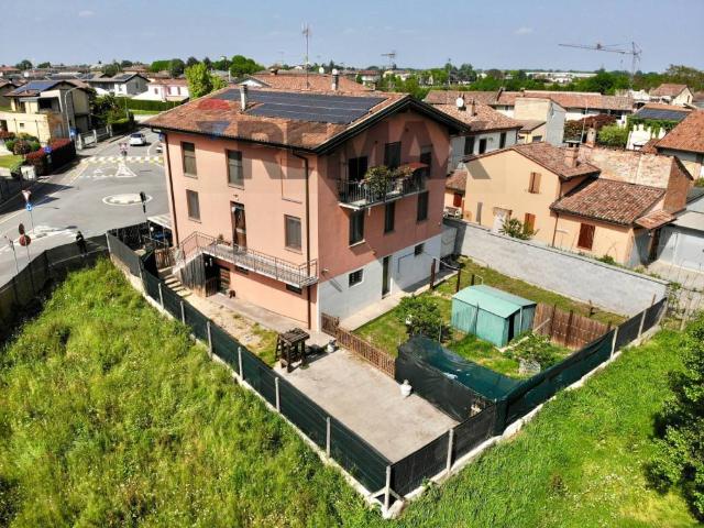 Villa in vendita a Castelvetro Piacentino PC