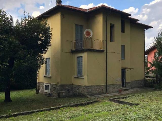 Villa in vendita a Castelveccana VA