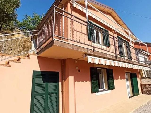 Villa in vendita a Castiglione Chiavarese GE