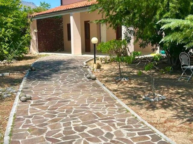 Villa in vendita a Castiglione a Casauria PE