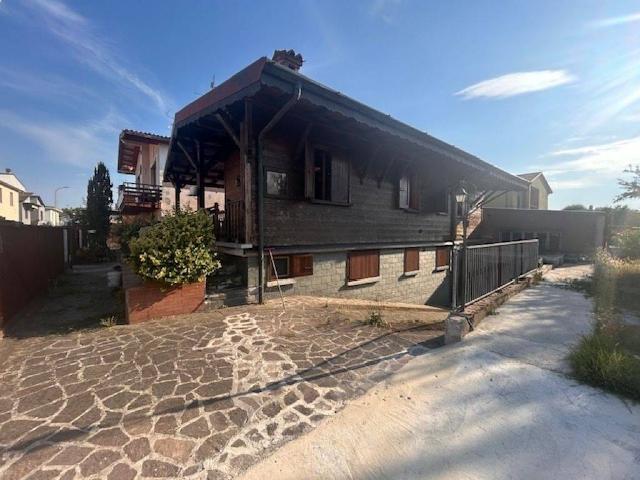 Villa in vendita a Castiglione d'Adda LO