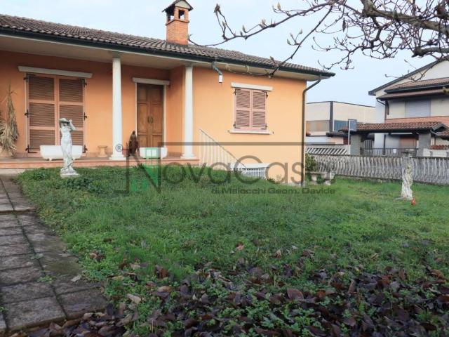 Villa in vendita a Castiglione d'Adda LO