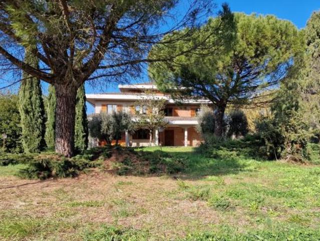 Villa in vendita a Castiglione del Lago
