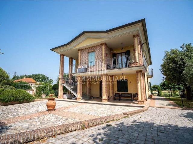 Villa in vendita a Castiglione del Lago PG