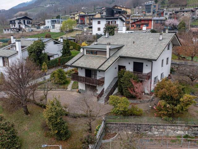 Villa in vendita a Castione Andevenno SO