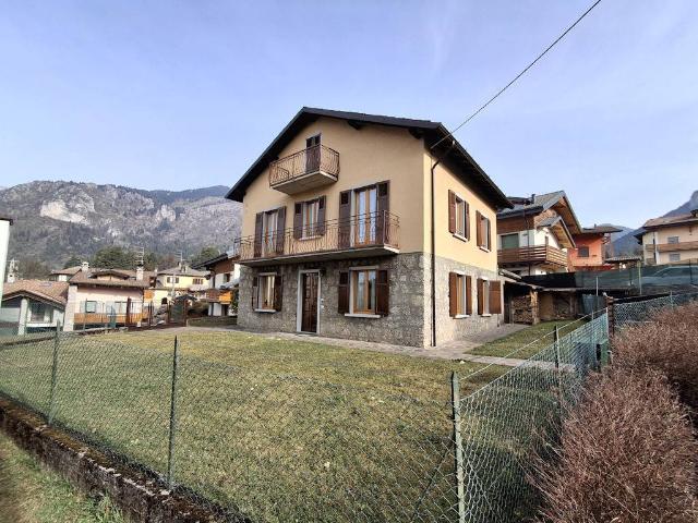 Villa in vendita a Castione della Presolana BG