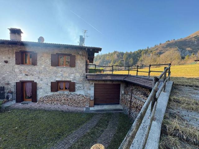 Villa in vendita a Castione della Presolana BG