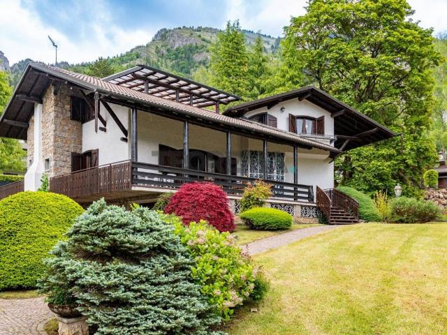 Villa in vendita a Castione della Presolana BG