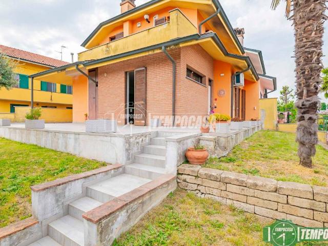 Villa in vendita a Castiraga Vidardo LO