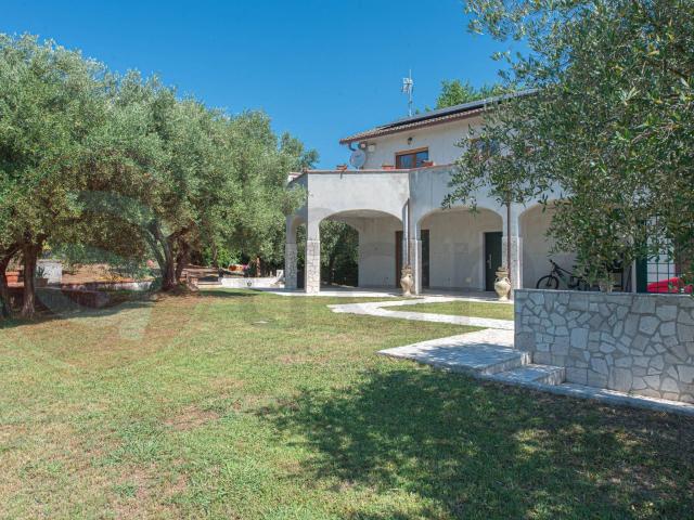 Villa in vendita a Ceccano