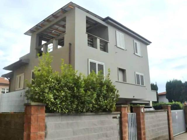Villa in vendita a Cecina LI