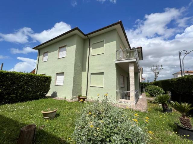 Villa in vendita a Cecina LI