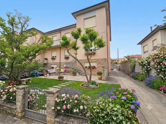 Villa in vendita a Cecina LI