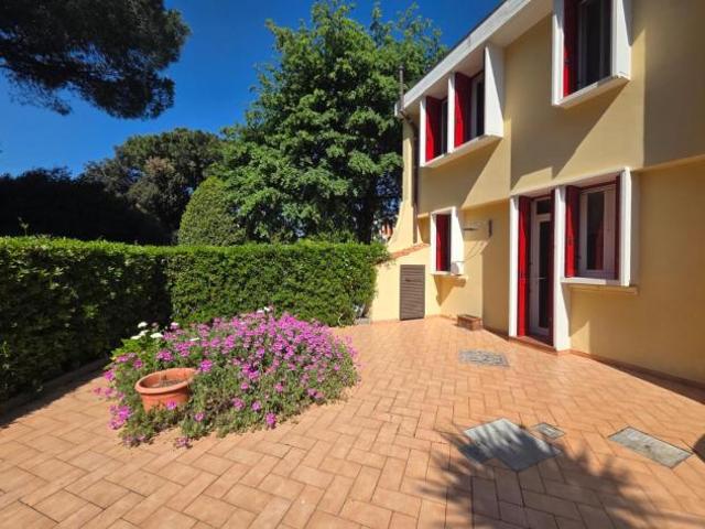 Villa in vendita a Cecina 180 mq Rif: 1409342