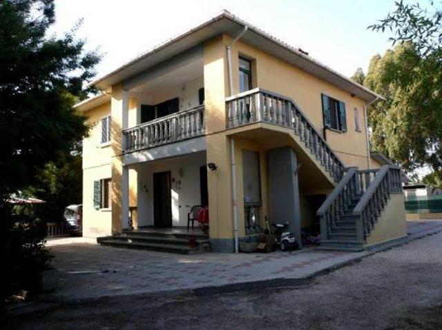 Villa in vendita a Cecina