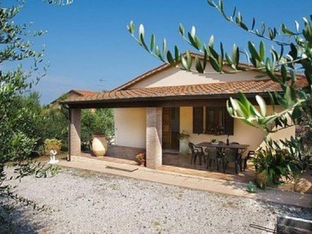 Villa in vendita a Cecina