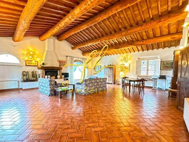 Villa in vendita a Cecina 300 mq Rif: 1248373
