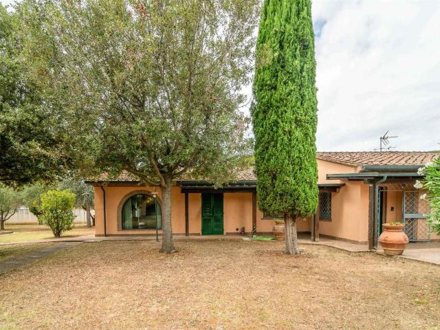 Villa in vendita a Cecina