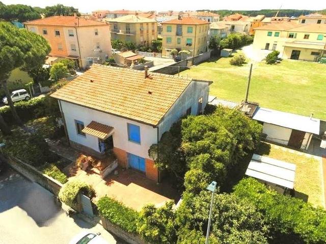 Villa in vendita a Cecina