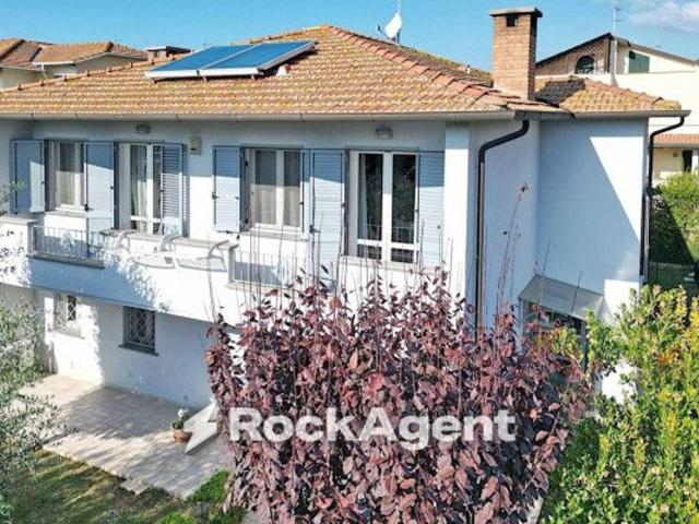 Villa in vendita a Cecina