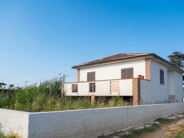 Villa in vendita a Cellole CE