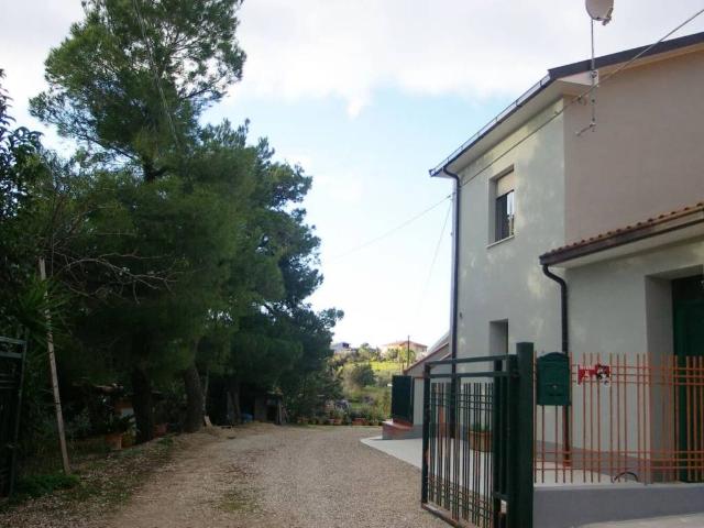 Villa in vendita a Cellino Attanasio TE