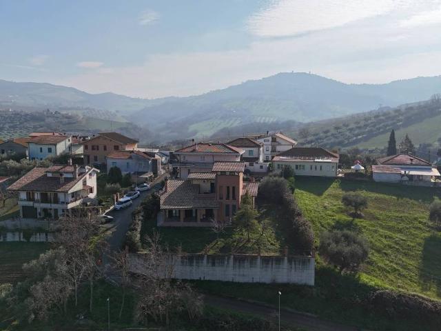 Villa in vendita a Cellino Attanasio TE