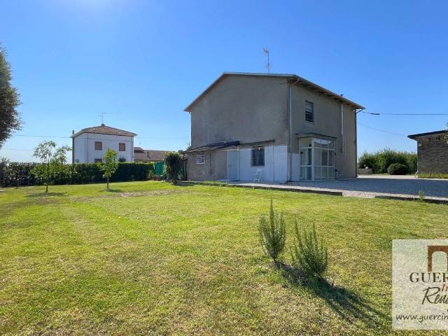 Villa in vendita a Cento FE