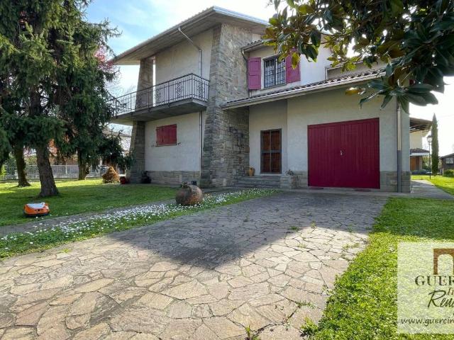 Villa in vendita a Cento FE