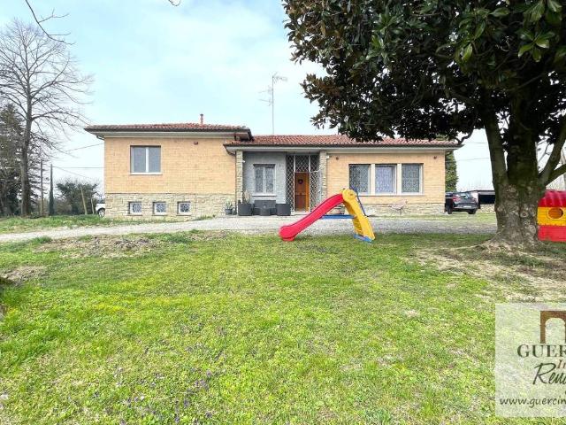 Villa in vendita a Cento FE