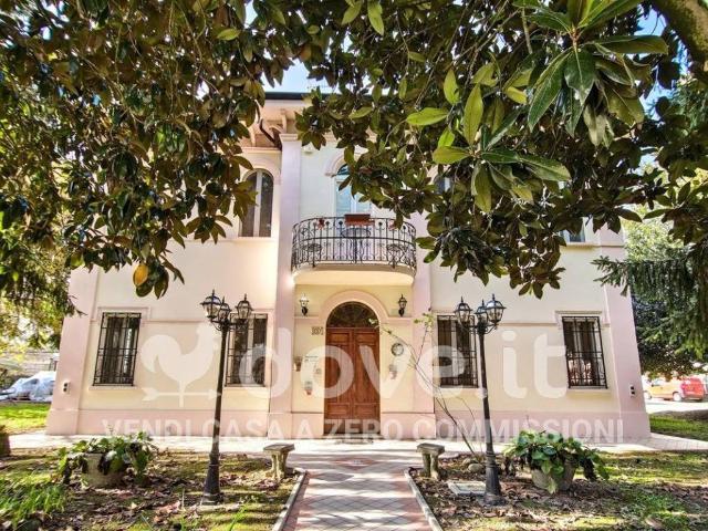 Villa in vendita a Cento FE