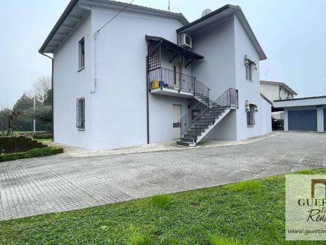 Villa in vendita a Cento FE