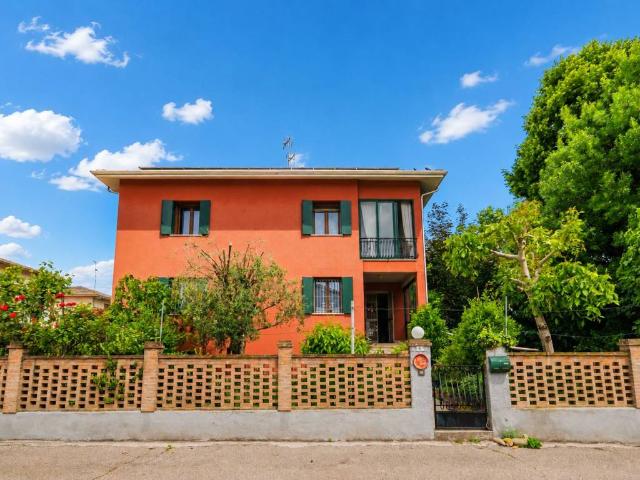 Villa in vendita a Cento FE