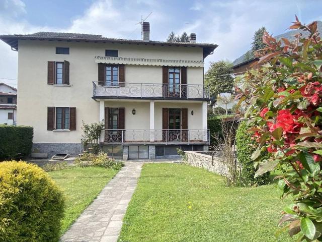 Villa in vendita a Centro Valle Intelvi CO