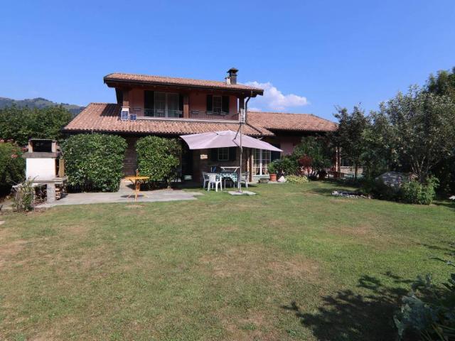 Villa in vendita a Centro Valle Intelvi CO