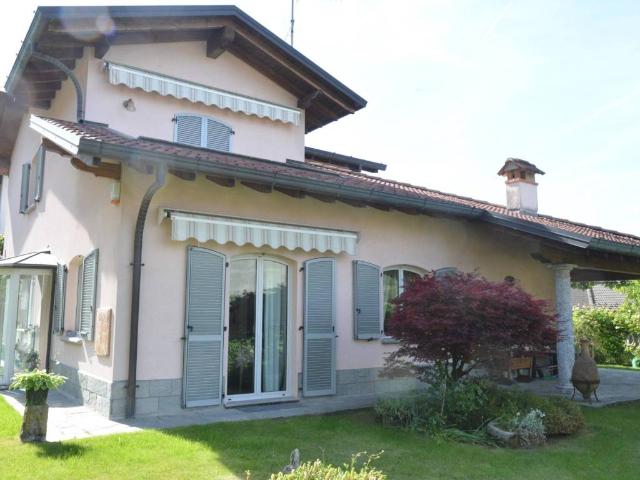 Villa in vendita a Centro Valle Intelvi CO