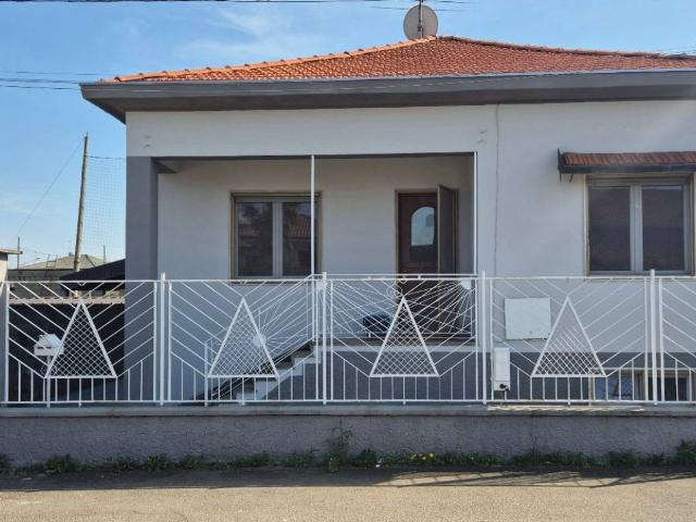 Villa in vendita a Cerano NO