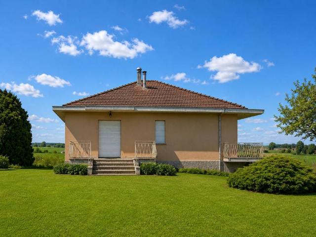 Villa in vendita a Ceresole Alba CN