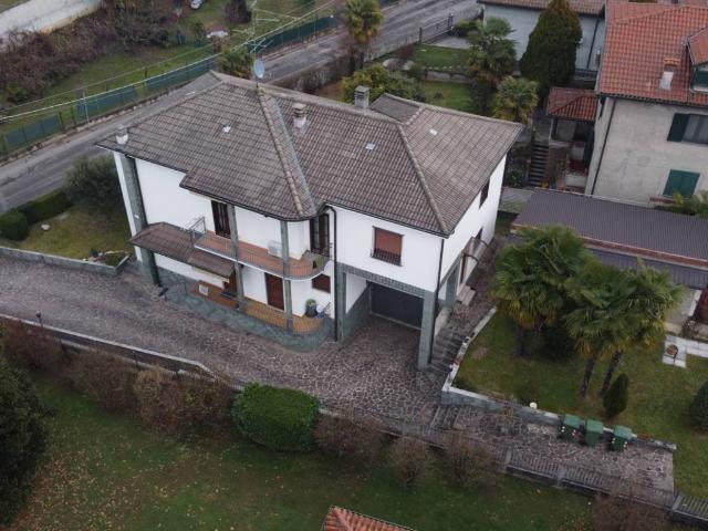 Villa in vendita a Ceriano Laghetto MB