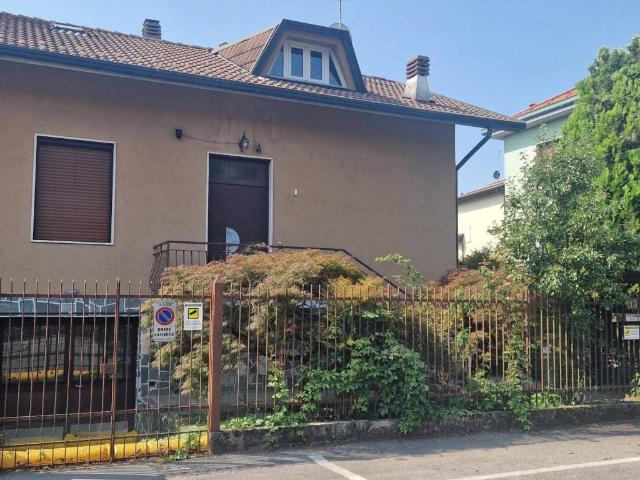 Villa in vendita a Cernusco sul Naviglio MI