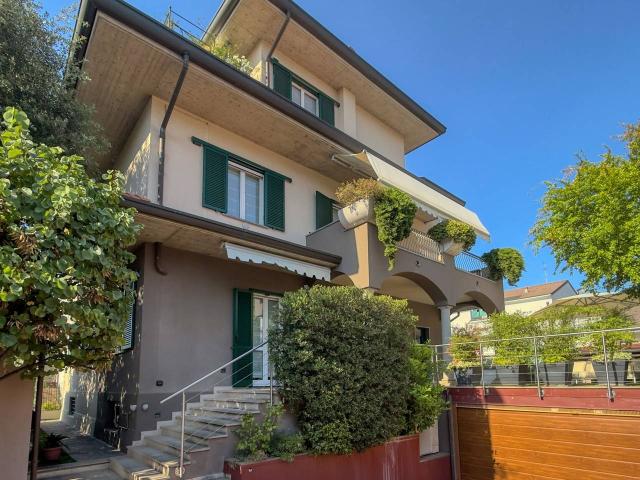 Villa in vendita a Cernusco Sul Naviglio
