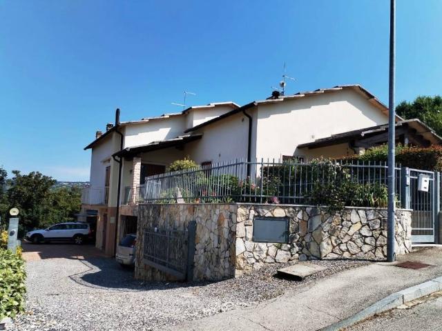 Villa in vendita a Cerro Veronese VR