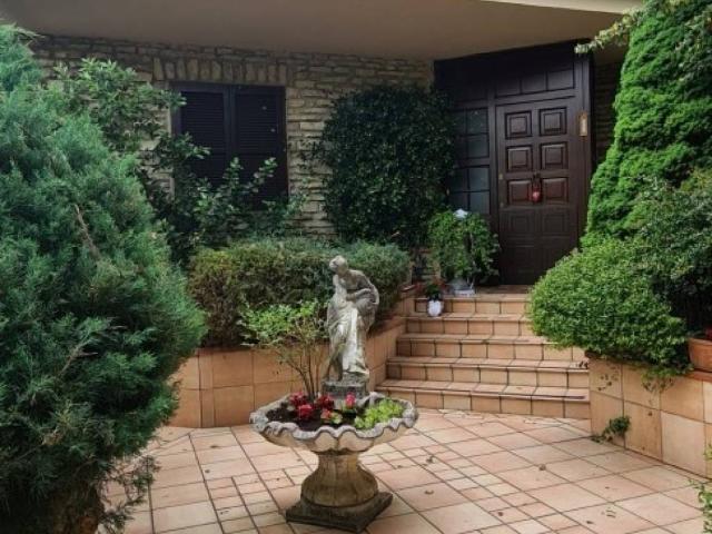 Villa in vendita a Cerreto d'Esi AN