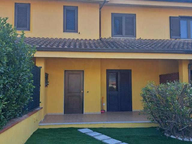 Villa in vendita a Cervaro