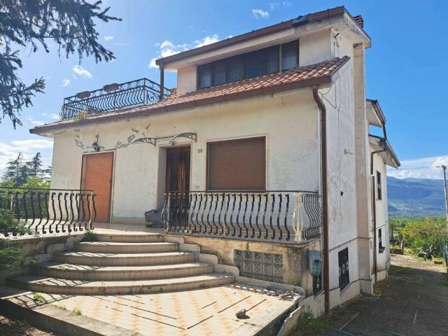 Villa in vendita a Cervaro FR